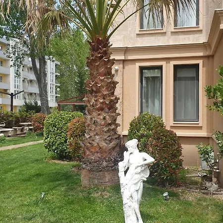 под наем с208 в афродита гарденс Апарт-отель *