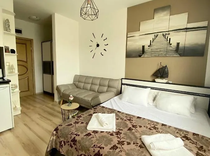 под наем с208 в афродита гарденс Apartahotel